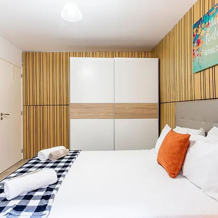 Holiday Funchal Center Апартаменты