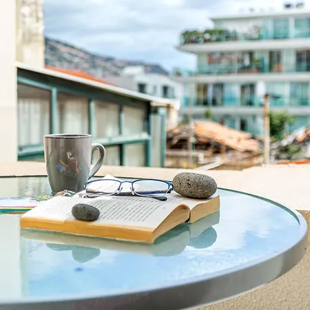 Holiday Funchal Center Апартаменты