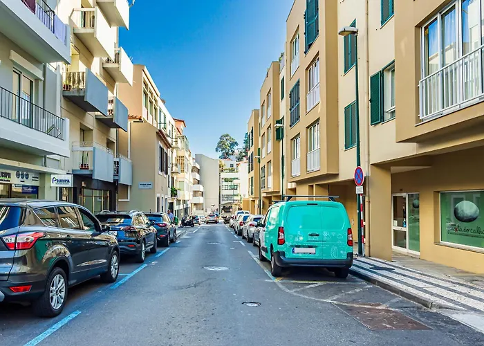 Holiday Funchal Center *